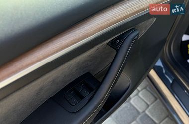 Седан Tesla Model 3 2022 в Мукачевому фото 10 Седан Tesla Model 3 2022 в Мукачевому