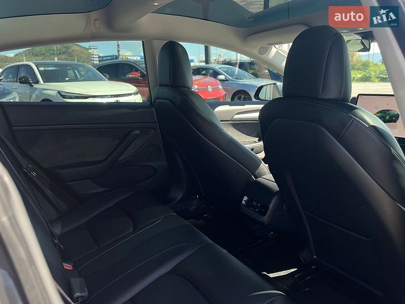 Седан Tesla Model 3 2022 в Мукачевому фото 30 Седан Tesla Model 3 2022 в Мукачевому