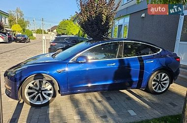 Седан Tesla Model 3 2018 в Борисполі