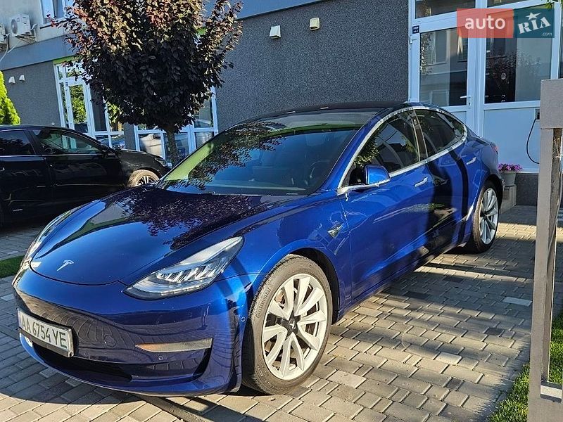 Седан Tesla Model 3 2018 в Борисполі