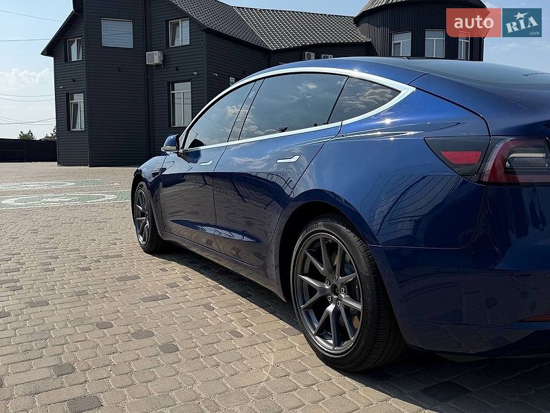 Седан Tesla Model 3 2019 в Білій Церкві