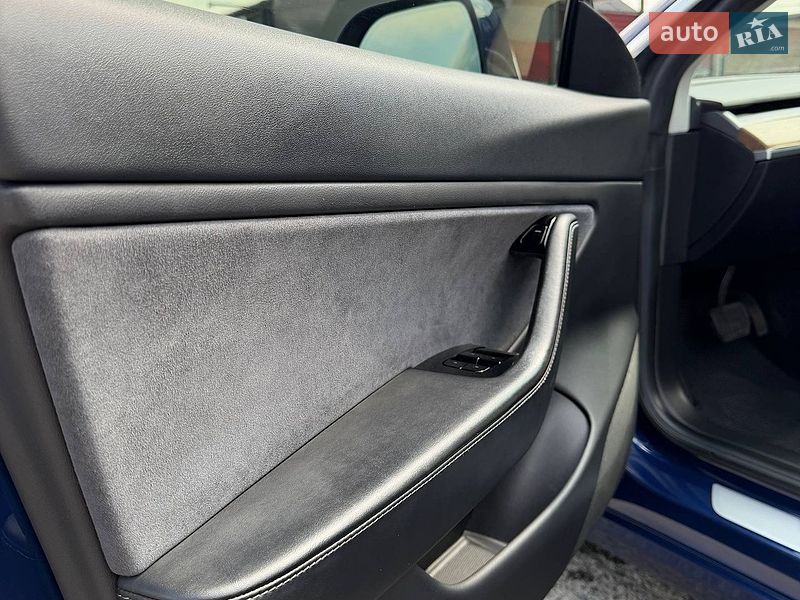 Седан Tesla Model 3 2019 в Білій Церкві