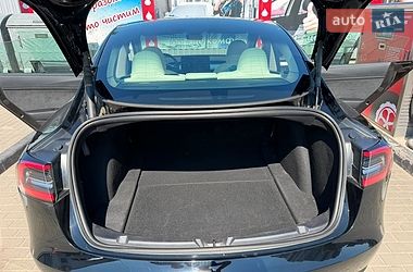 Седан Tesla Model 3 2022 в Києві