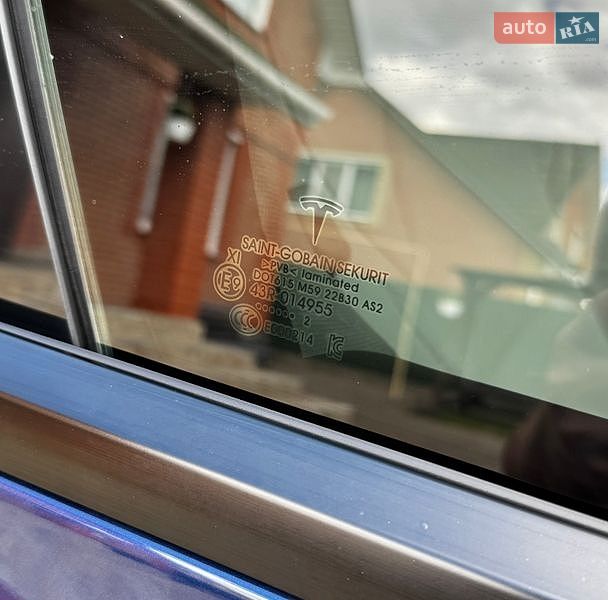 Седан Tesla Model 3 2022 в Немирові