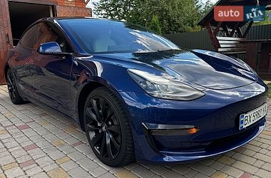 Седан Tesla Model 3 2022 в Немирові