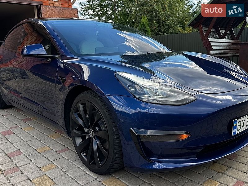 Седан Tesla Model 3 2022 в Немирові