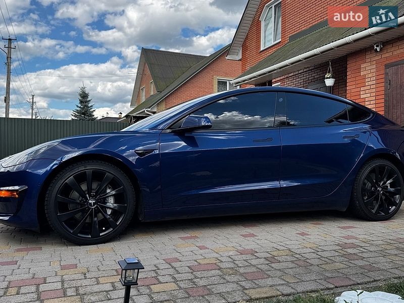 Седан Tesla Model 3 2022 в Немирові