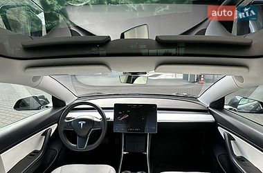 Седан Tesla Model 3 2020 в Шептицькому