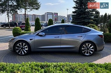 Седан Tesla Model 3 2025 в Львові