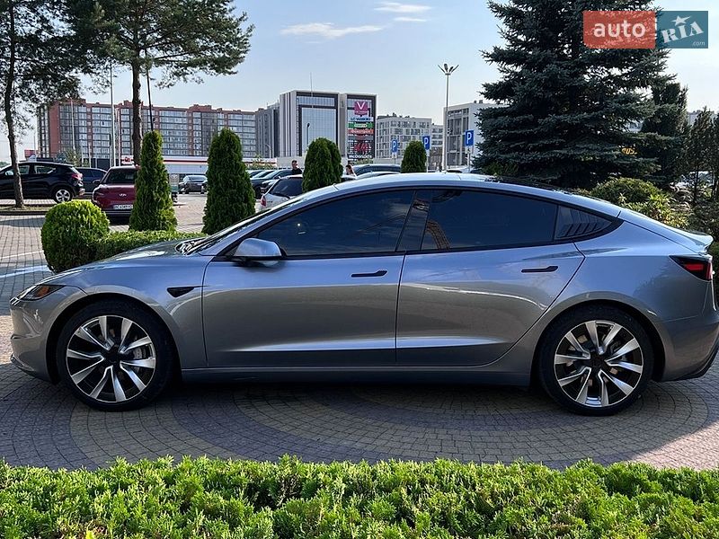 Седан Tesla Model 3 2025 в Львові