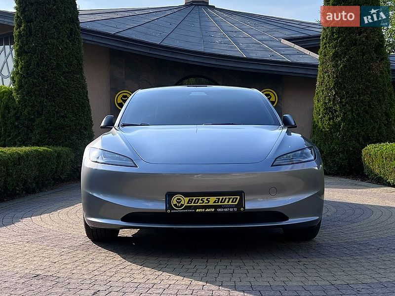 Седан Tesla Model 3 2025 в Львові