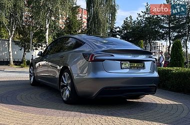 Седан Tesla Model 3 2025 в Львові