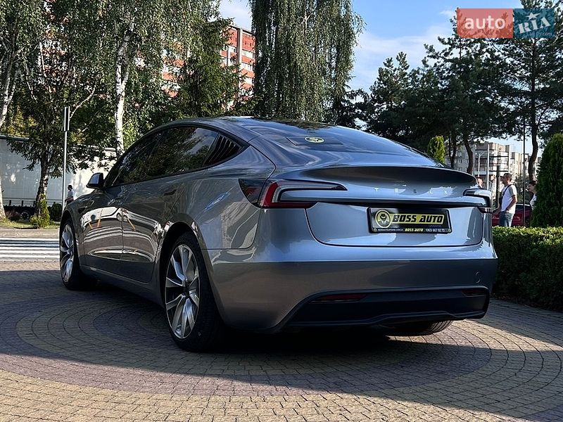 Седан Tesla Model 3 2025 в Львові