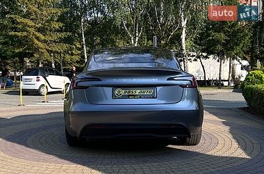 Седан Tesla Model 3 2025 в Львові