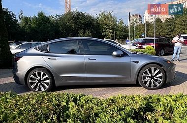 Седан Tesla Model 3 2025 в Львові