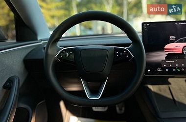 Седан Tesla Model 3 2025 в Львові