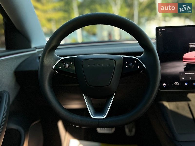 Седан Tesla Model 3 2025 в Львові