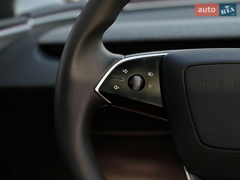 Седан Tesla Model 3 2025 в Львові