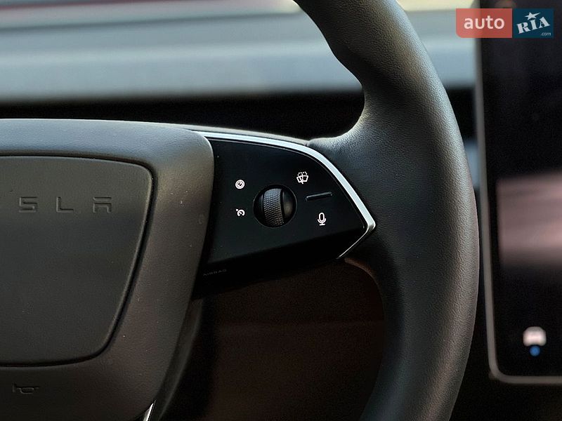Седан Tesla Model 3 2025 в Львові