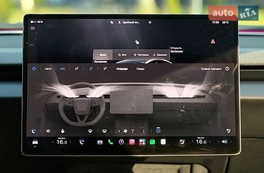 Седан Tesla Model 3 2025 в Львові