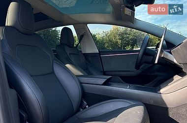 Седан Tesla Model 3 2025 в Львові