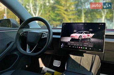 Седан Tesla Model 3 2025 в Львові