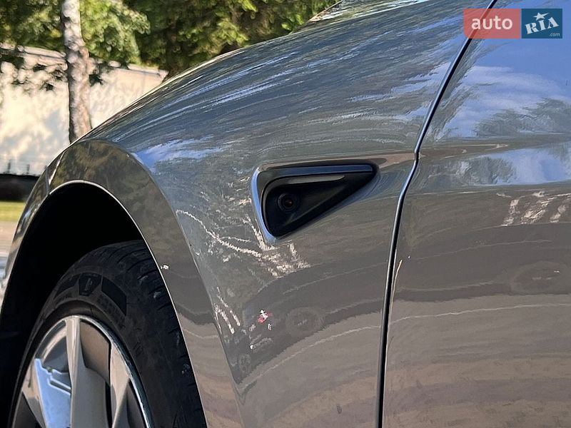 Седан Tesla Model 3 2025 в Львові