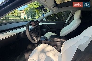 Седан Tesla Model 3 2021 в Львове