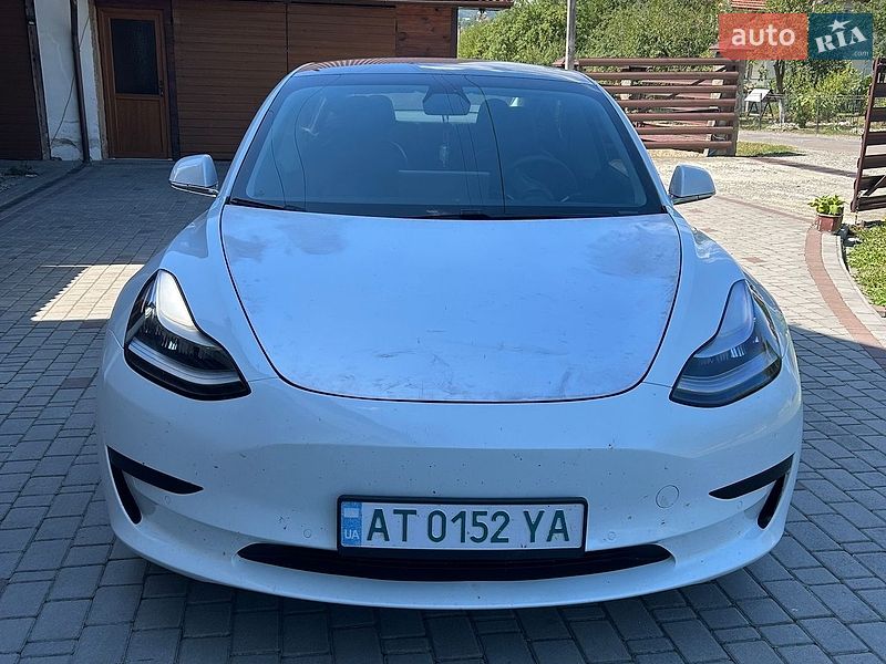 Седан Tesla Model 3 2019 в Коломые