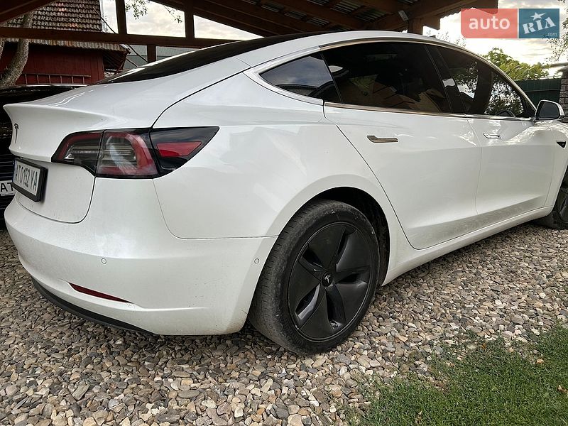 Седан Tesla Model 3 2019 в Коломые