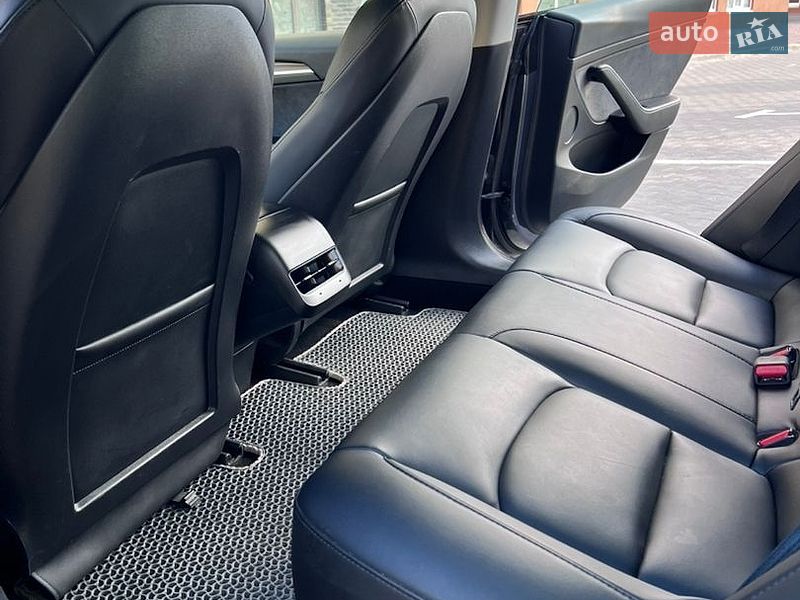 Седан Tesla Model 3 2023 в Софиевской Борщаговке