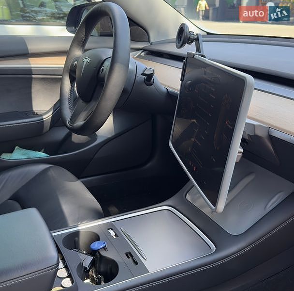 Седан Tesla Model 3 2021 в Харькове