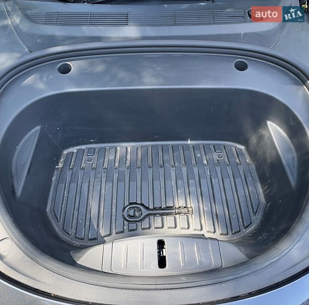 Седан Tesla Model 3 2021 в Харькове