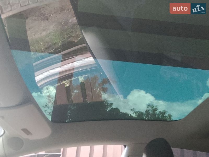 Седан Tesla Model 3 2019 в Києві