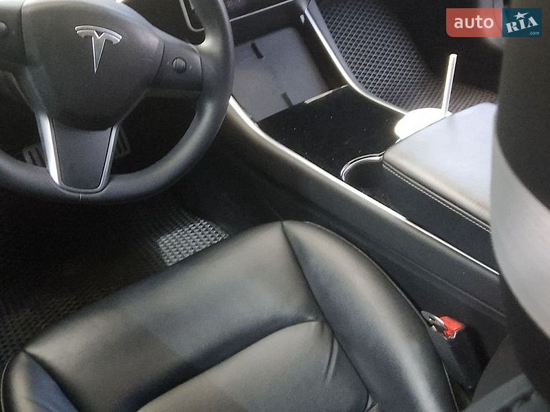 Седан Tesla Model 3 2019 в Києві
