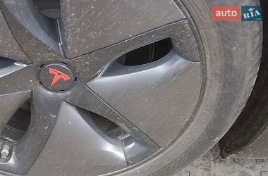 Седан Tesla Model 3 2019 в Києві