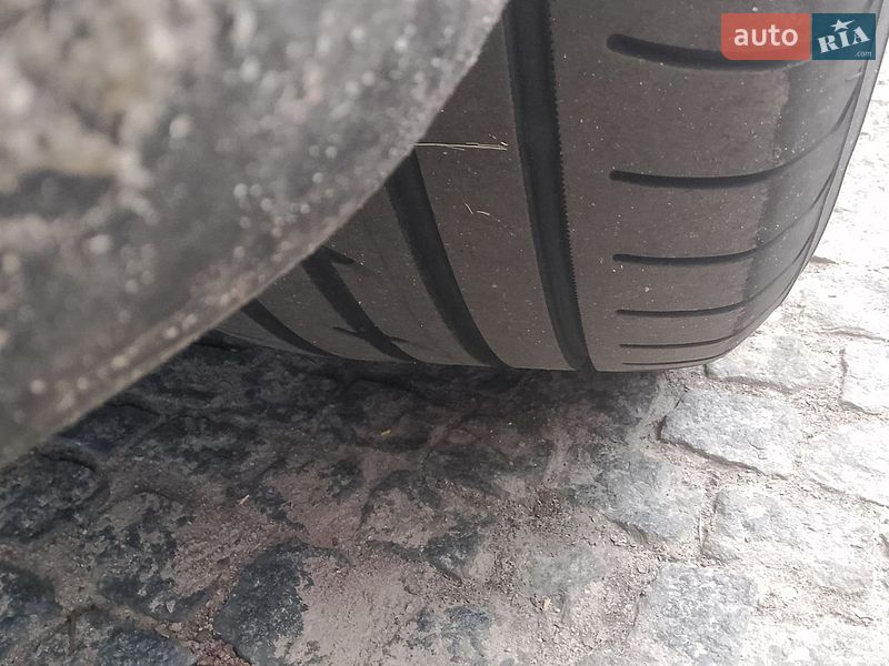 Седан Tesla Model 3 2019 в Києві