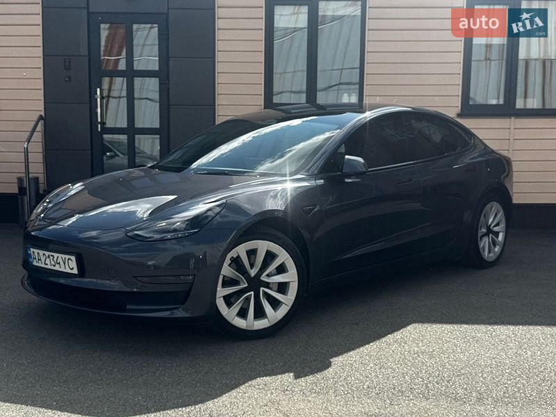 Седан Tesla Model 3 2022 в Киеве