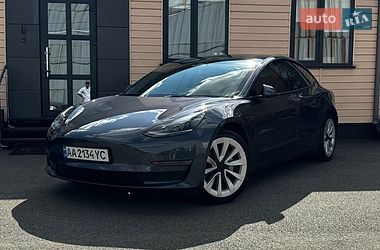 Седан Tesla Model 3 2022 в Киеве