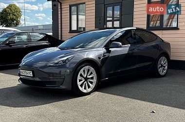 Седан Tesla Model 3 2022 в Киеве