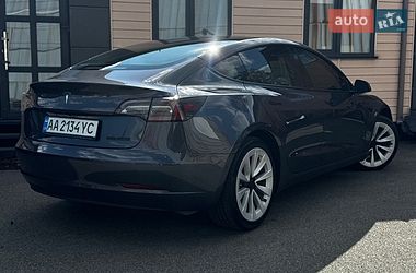 Седан Tesla Model 3 2022 в Киеве