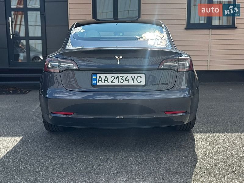 Седан Tesla Model 3 2022 в Киеве