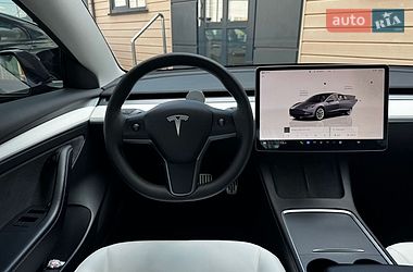 Седан Tesla Model 3 2022 в Киеве
