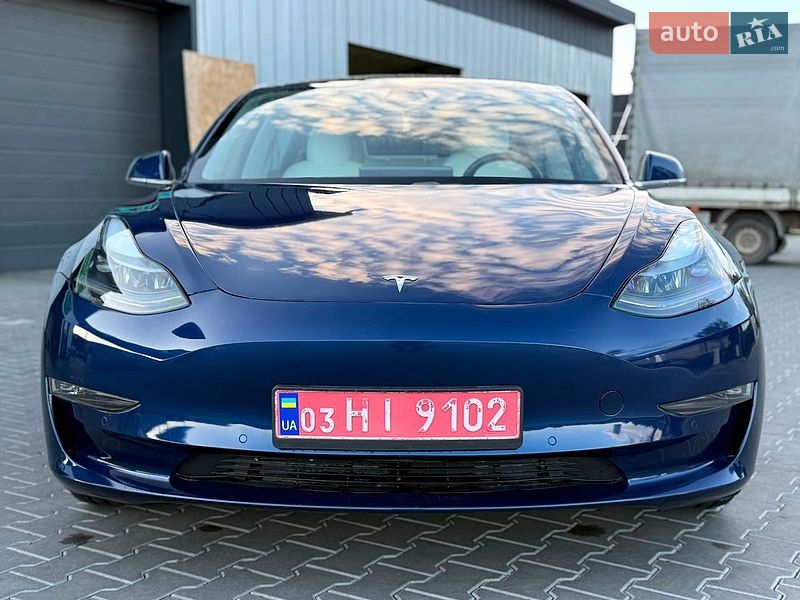 Седан Tesla Model 3 2018 в Владимире