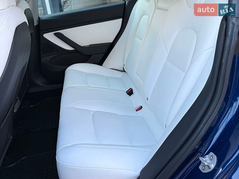 Седан Tesla Model 3 2018 в Владимире