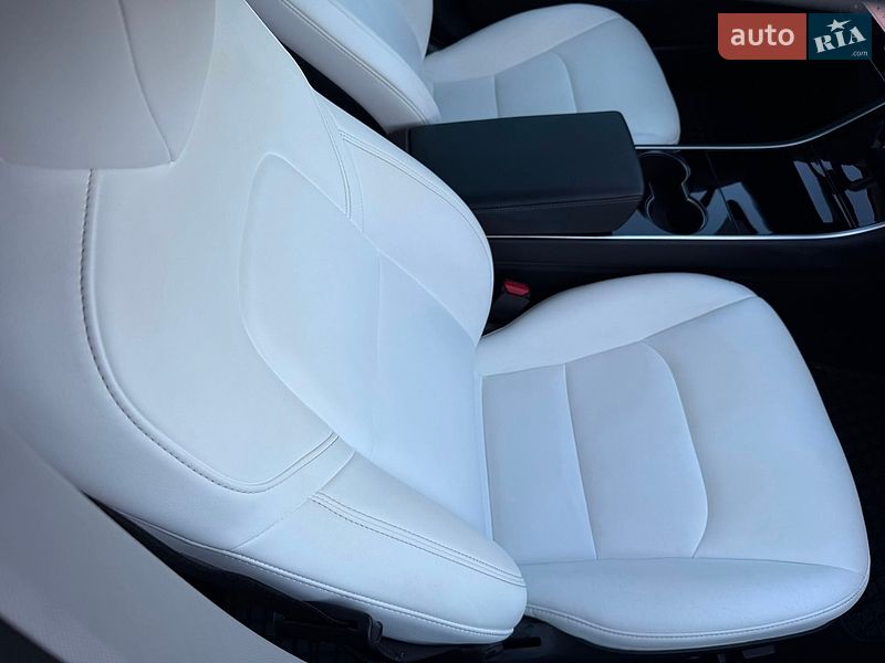 Седан Tesla Model 3 2018 в Владимире