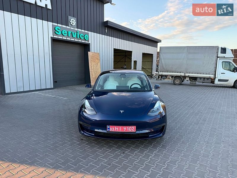 Седан Tesla Model 3 2018 в Владимире