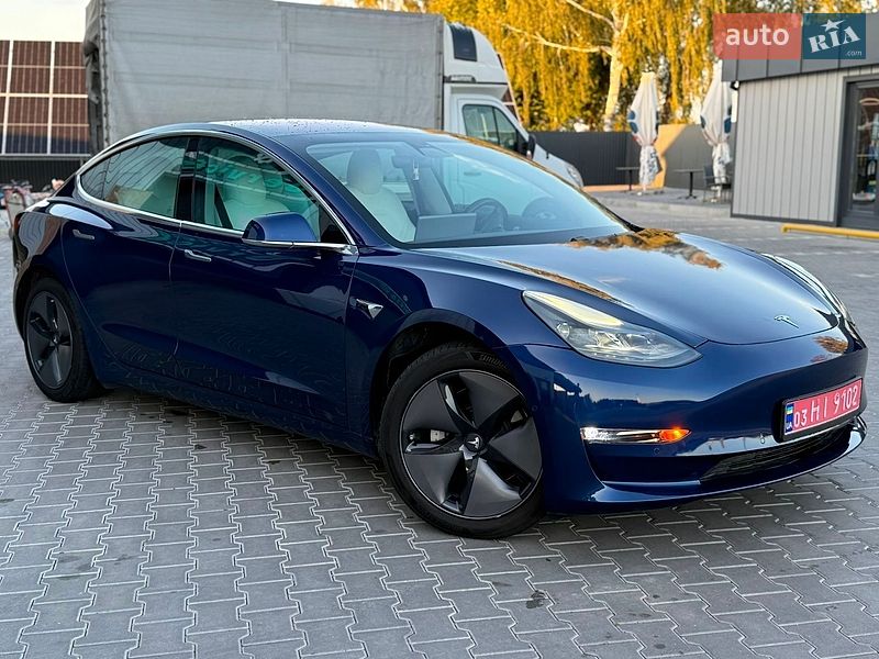 Седан Tesla Model 3 2018 в Владимире
