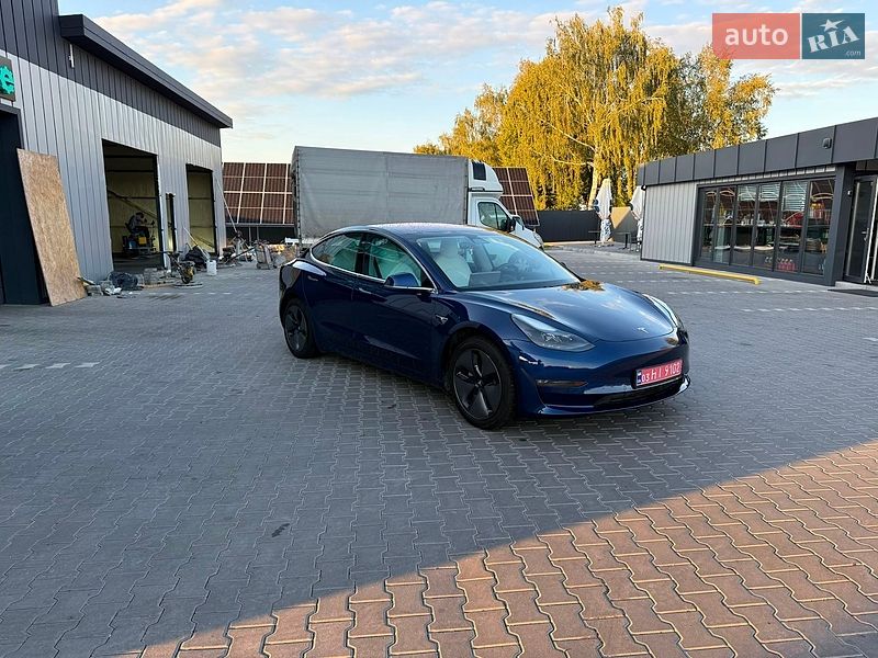 Седан Tesla Model 3 2018 в Владимире