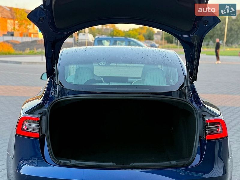 Седан Tesla Model 3 2018 в Владимире